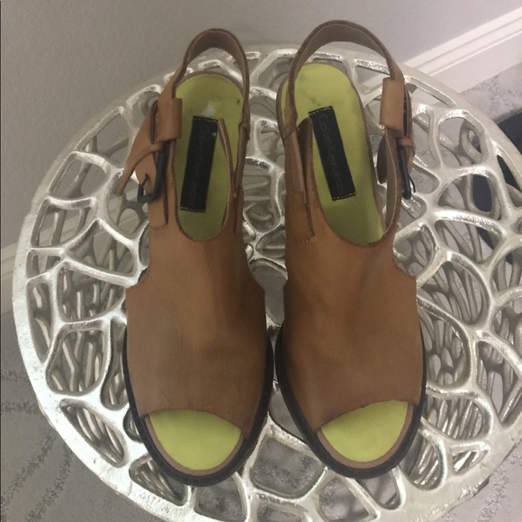 Calvin Klein - Picture 4 of 4